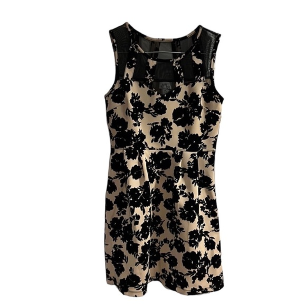Women’s Dress Size M